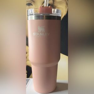 Stanley 30 oz tumbler